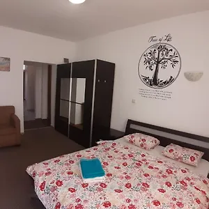 verificați disponibilitatea