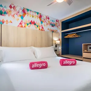 verificați disponibilitatea