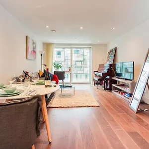 Stylish And Comfortable Canary Wharf Perfect For Long Apartment London
